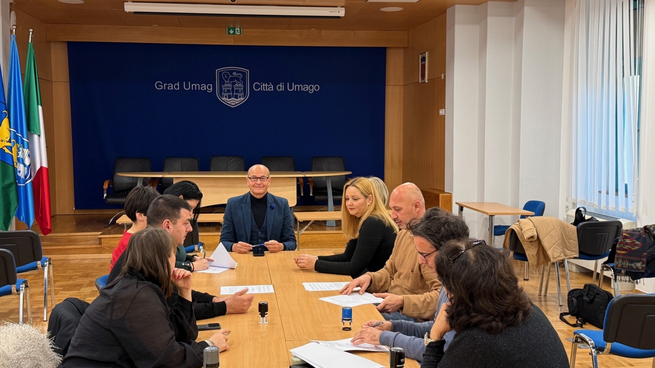 Grad Umag: Potpisani dodatci kolektivnim ugovorima i poboljšani uvjeti rada za djelatnike gradskih ustanova