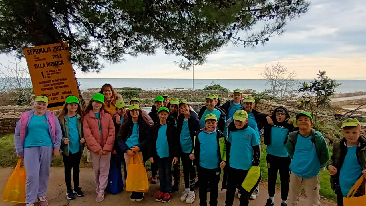 Mali arheolozi u akciji: učenici čistili i učili na lokalitetima Sipar i Katoro