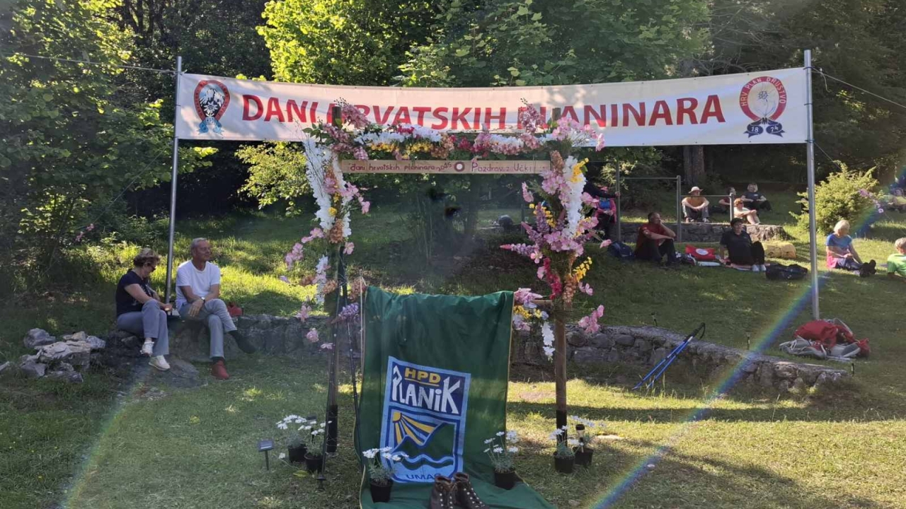Umaški planinari na Danima hrvatskih planinara na Učki