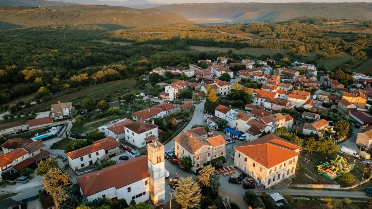Nova Vas slavi sv. Lovru: tri dana tradicije, glazbe i zajedništva