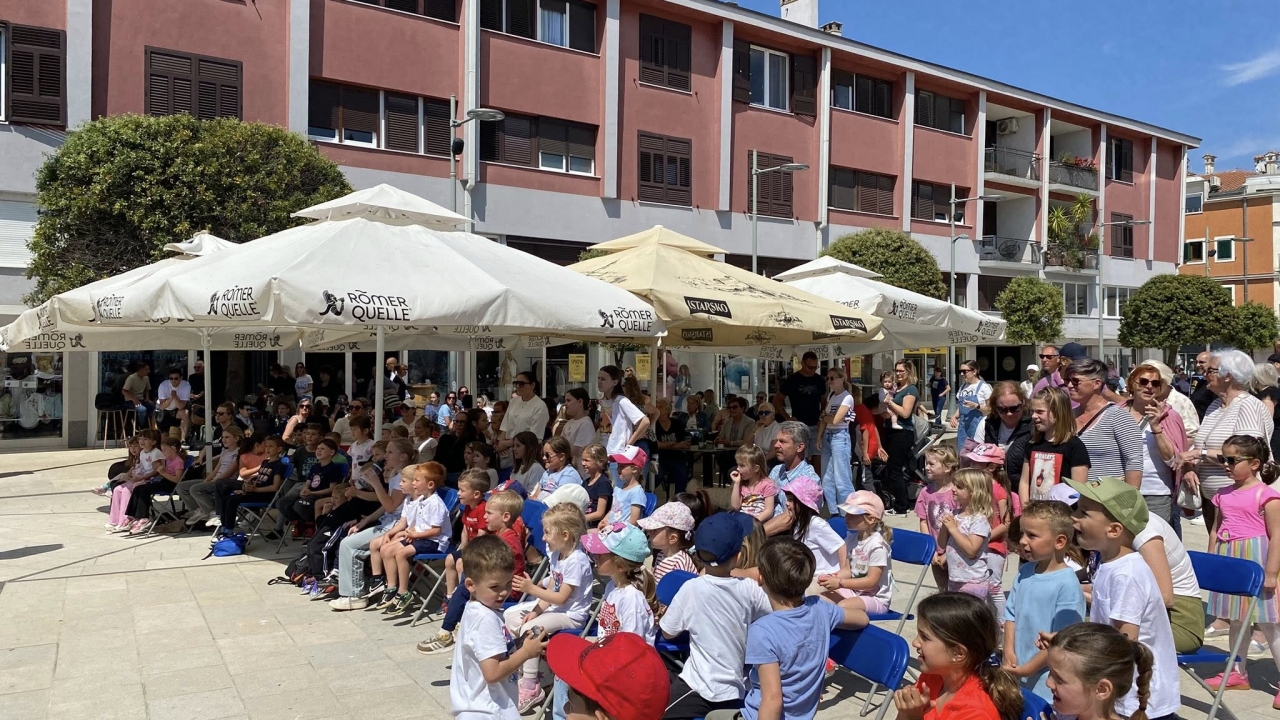 Umag: Mađioničarski spektakl Luke Vidovića i nastupi plesnih skupina ZT Umag