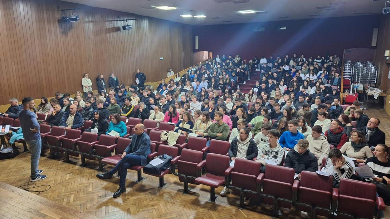 Toni Milun održao radionicu o financijskoj pismenosti u Bujama