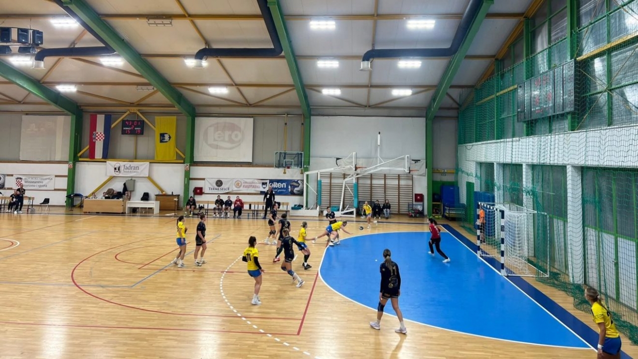 ŽRK Umag slavio u Crikvenici: uvjerljiva pobjeda nad Murvicom i prvo slavlje uz trenera Srpka