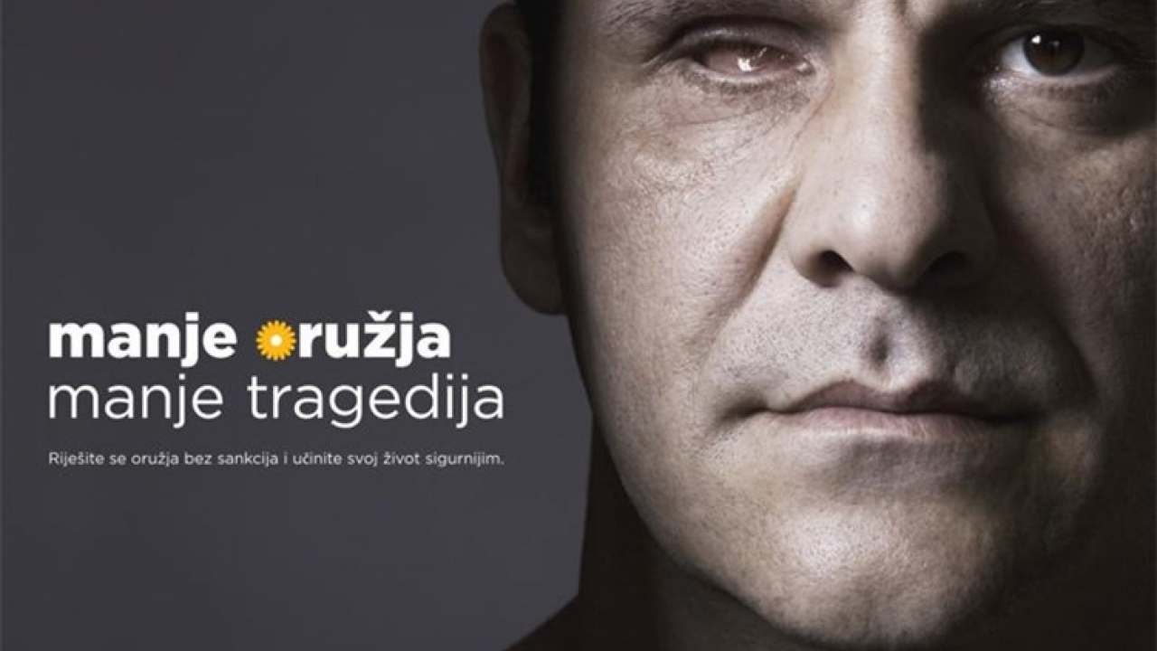 Dragovoljno predala streljivo