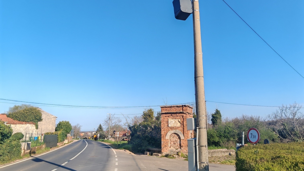 Umag u smjeru dodatne sigurnosti prometovanja ugrađuje nove fiksne kamere za kontrolu brzine