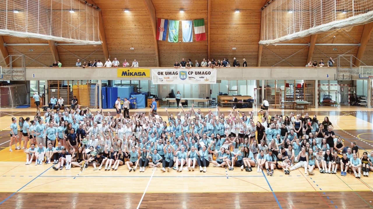 Jubilarni 20. Međunarodni odbojkaški turnir povodom Dana Grada Umaga okupio tristo pedeset mladih sportašica