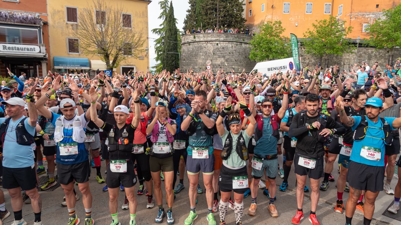 Utrka na 168 km započela: trkači krenuli iz Labina u petak u 17h, prvi se u Umagu očekuju u subotu prije podneva