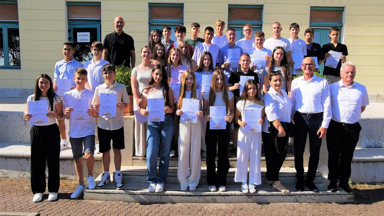 Uspješnim umaškim osnovnoškolcima gradonačelnik uručio priznanja