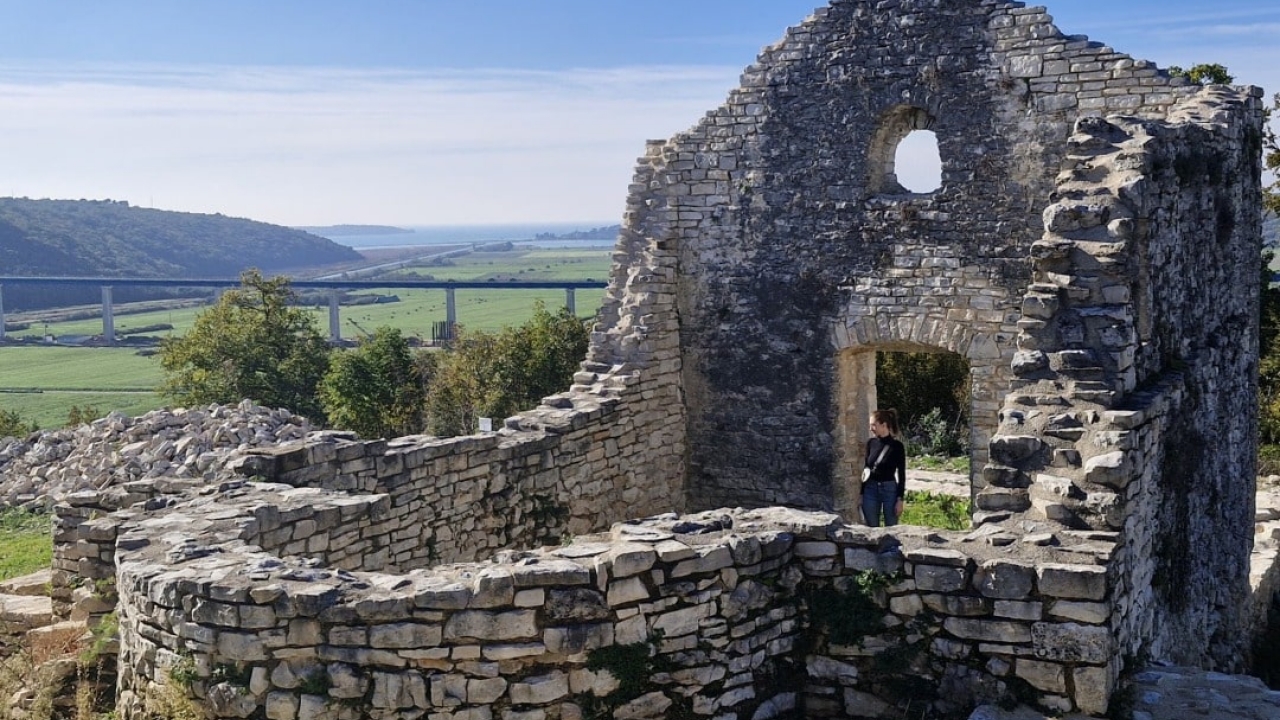 Skriveno blago Istre: Kaštel Sv. Jurja iznad rijeke Mirne