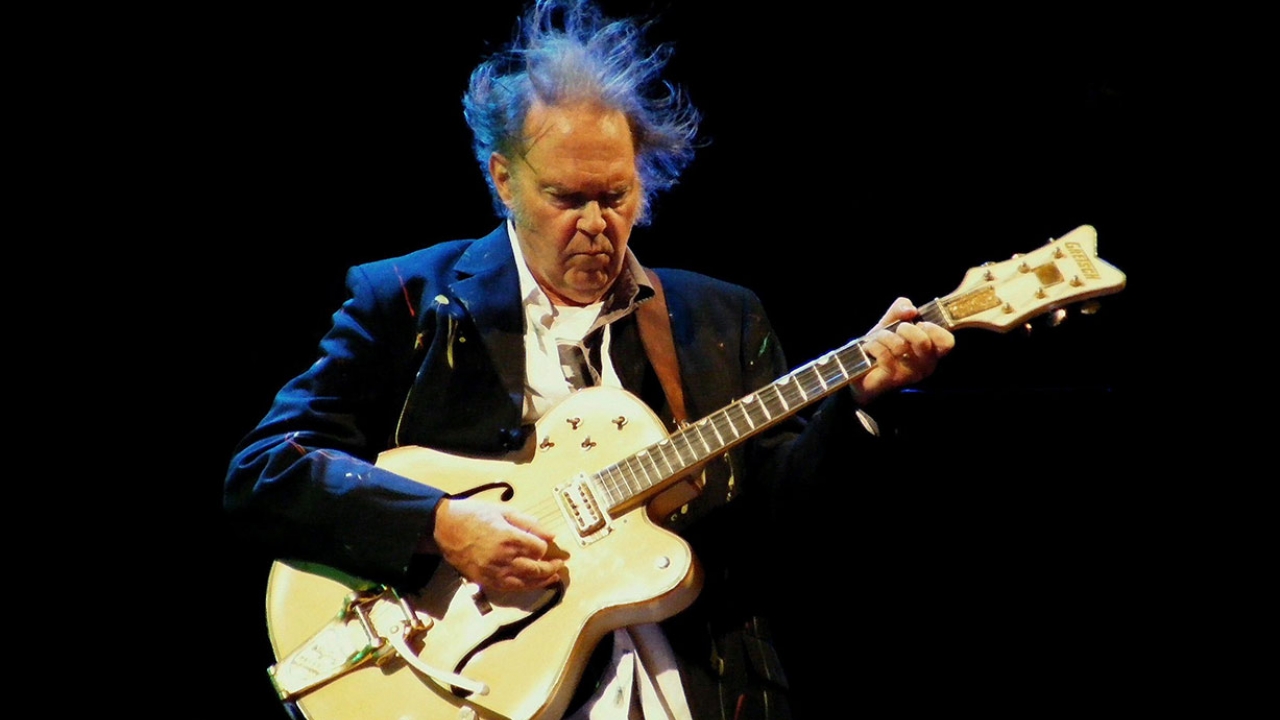 Neil Young započinje europsku turneju besplatnim koncertom u Ukrajini