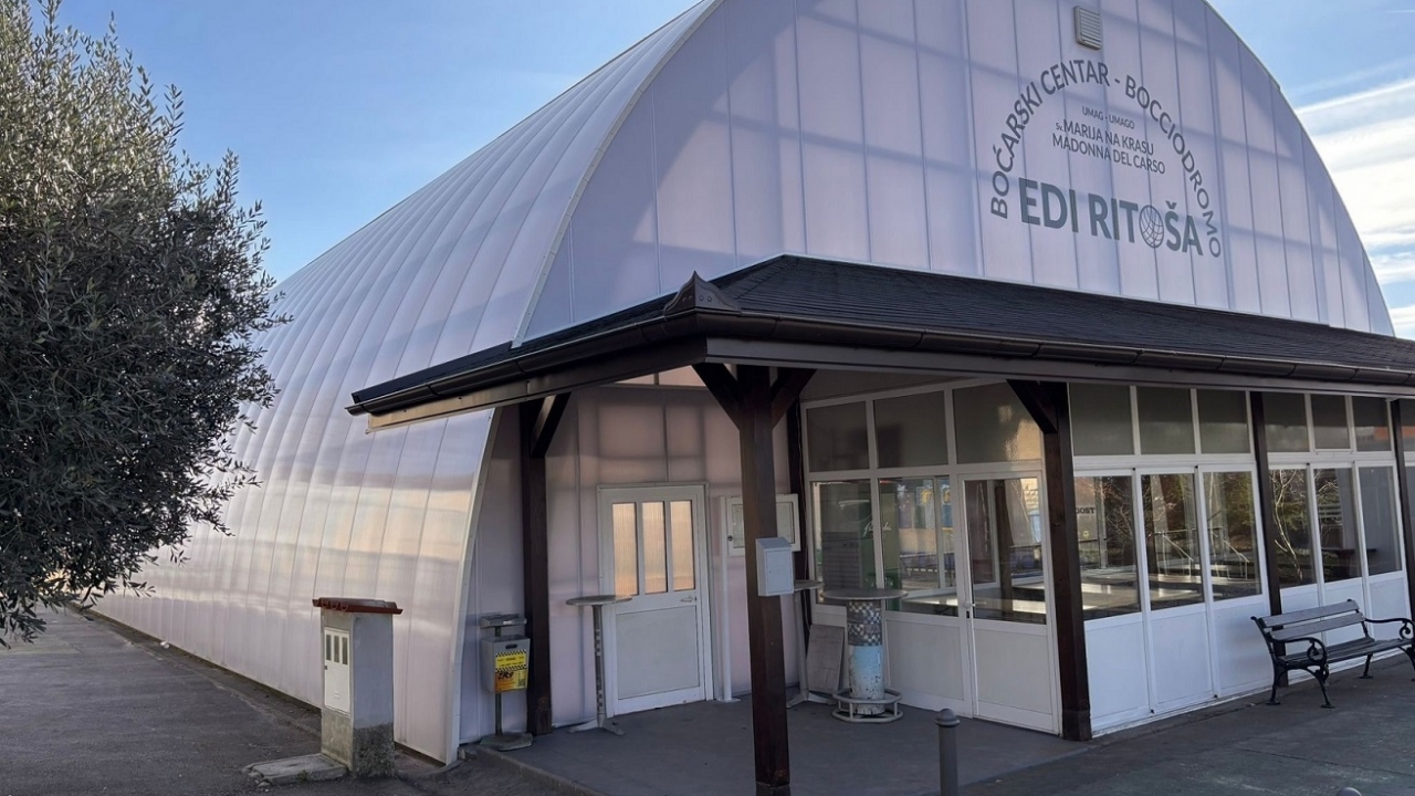 Umag: U Svetoj Mariji na Krasu službeno otvoren novouređeni boćarski centar „Edi Ritoša“