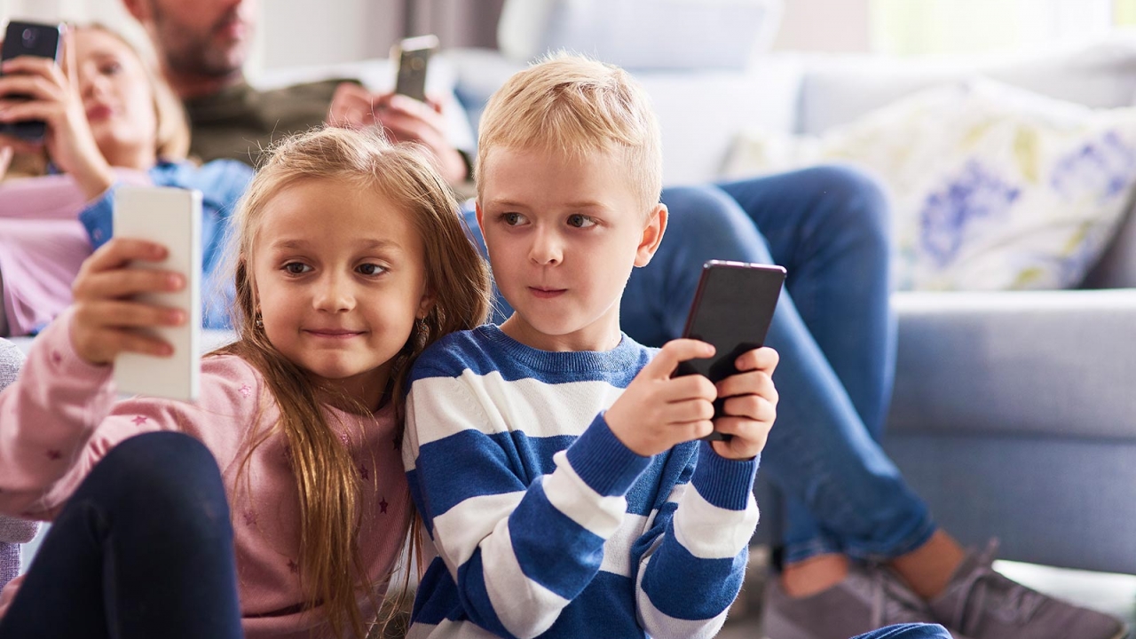 Generacija Alfa, rođeni s mobitelom u ruci