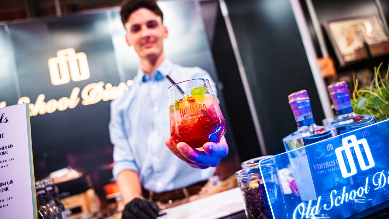 Sve je spremno za peto izdanje GinIstre: Rovinj ovog vikenda postaje središte craft gin scene, uz Opću opasnost i Maju Šuput!