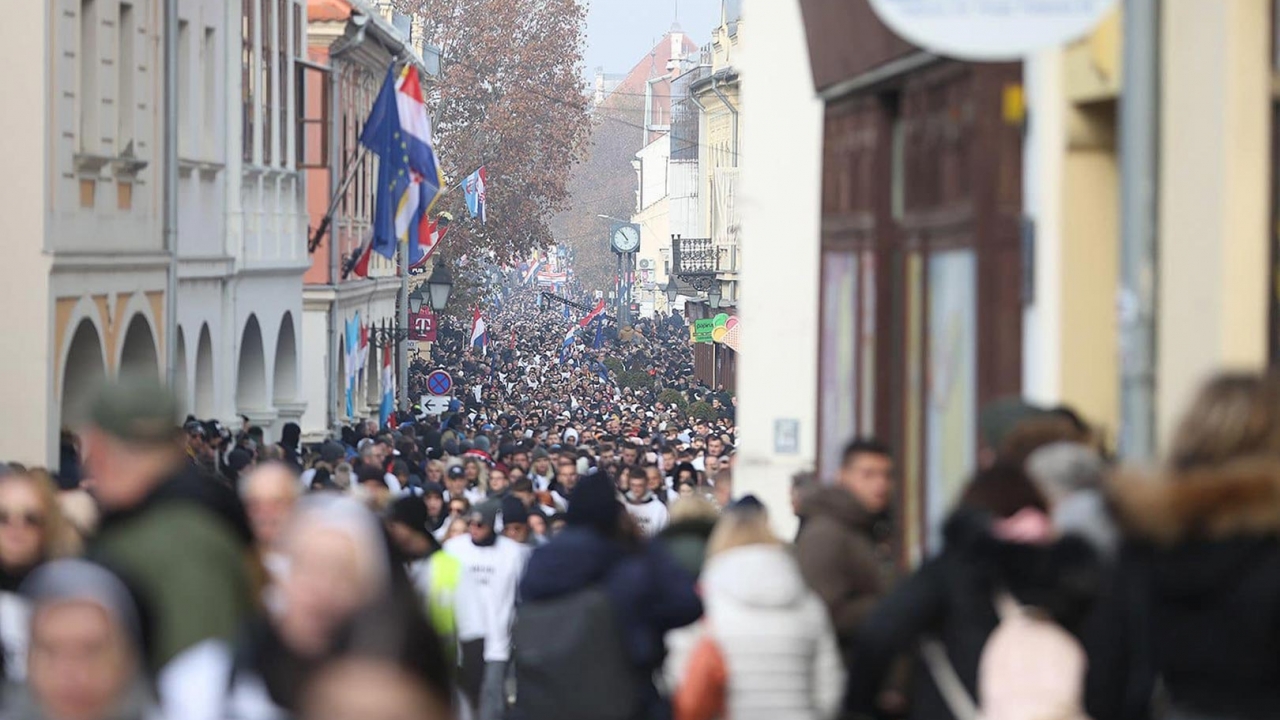 U vukovarskoj Koloni sjećanja sudjelovalo oko 120.000 domoljuba