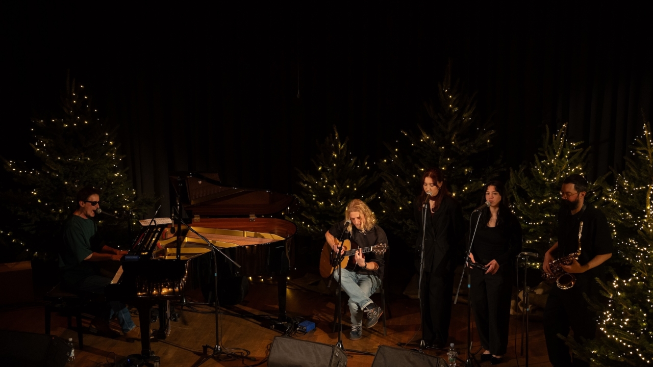 Emotivni koncert J.R. Augusta označio početak Artigiane u Brtonigli