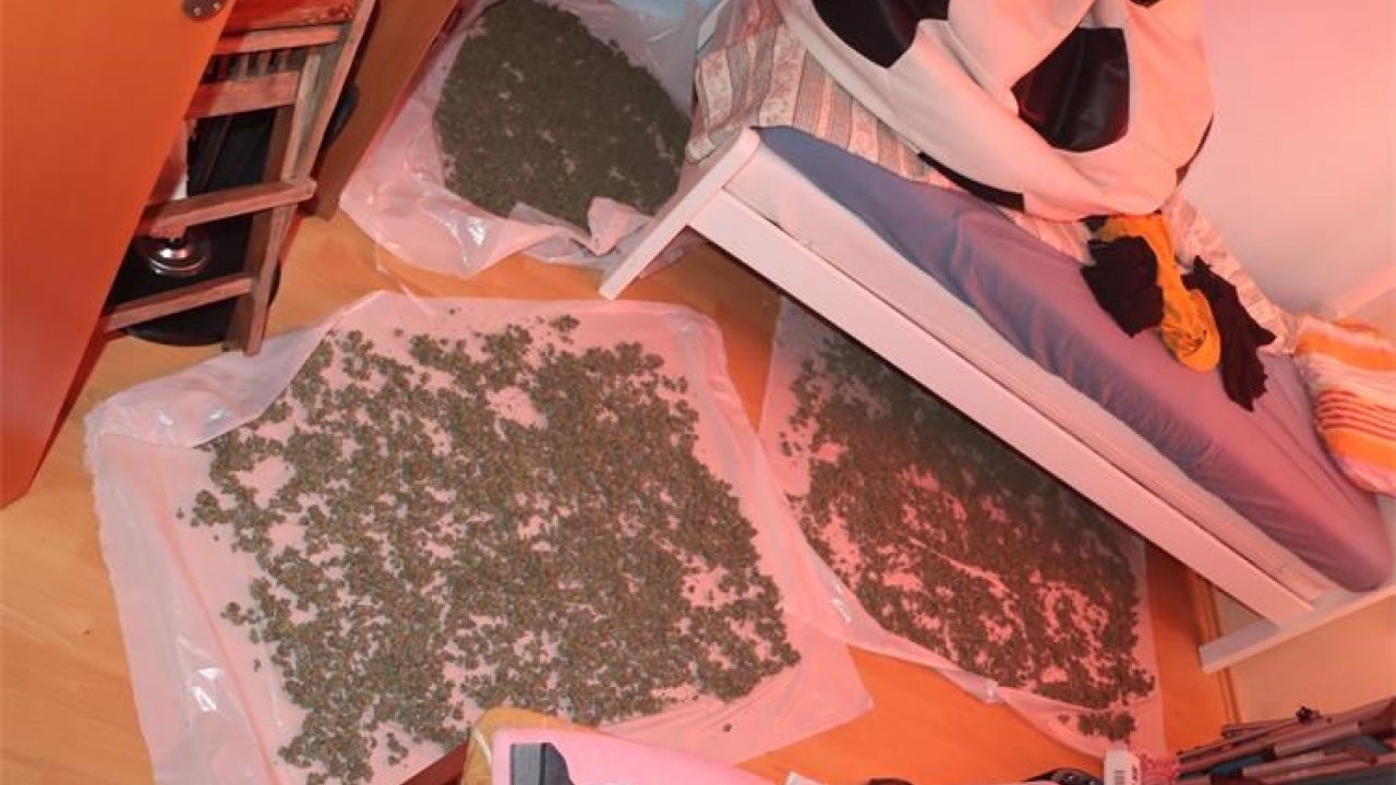 Kaštel: Kazneno prijavljen zbog proizvodnje i prometa drogama i omogućavanja trošenja droga
