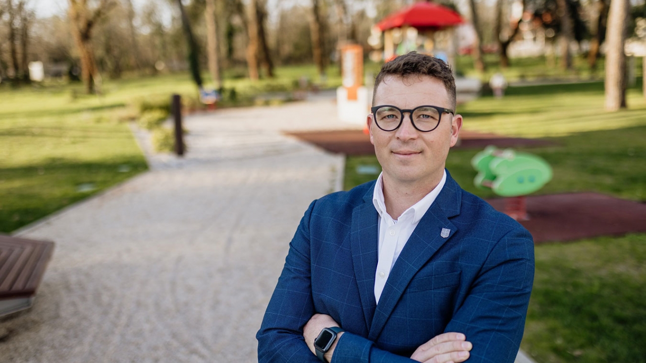 Neš Sinožić o prioritetima u novom mandatu: Obnova škola i nastavak uspješnih manifestacija