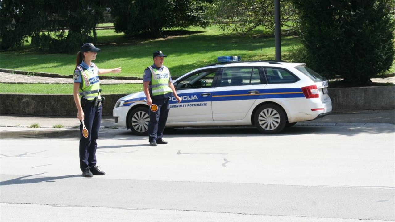 U Karigadoru naglo kočio i zaustavljao se pa završio u policijskoj postaji