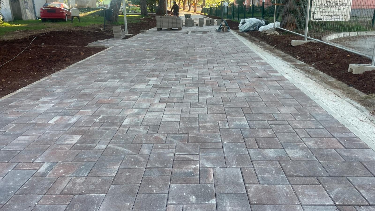 Uskoro će šetnica između škole i Doma zdravlja biti gotova