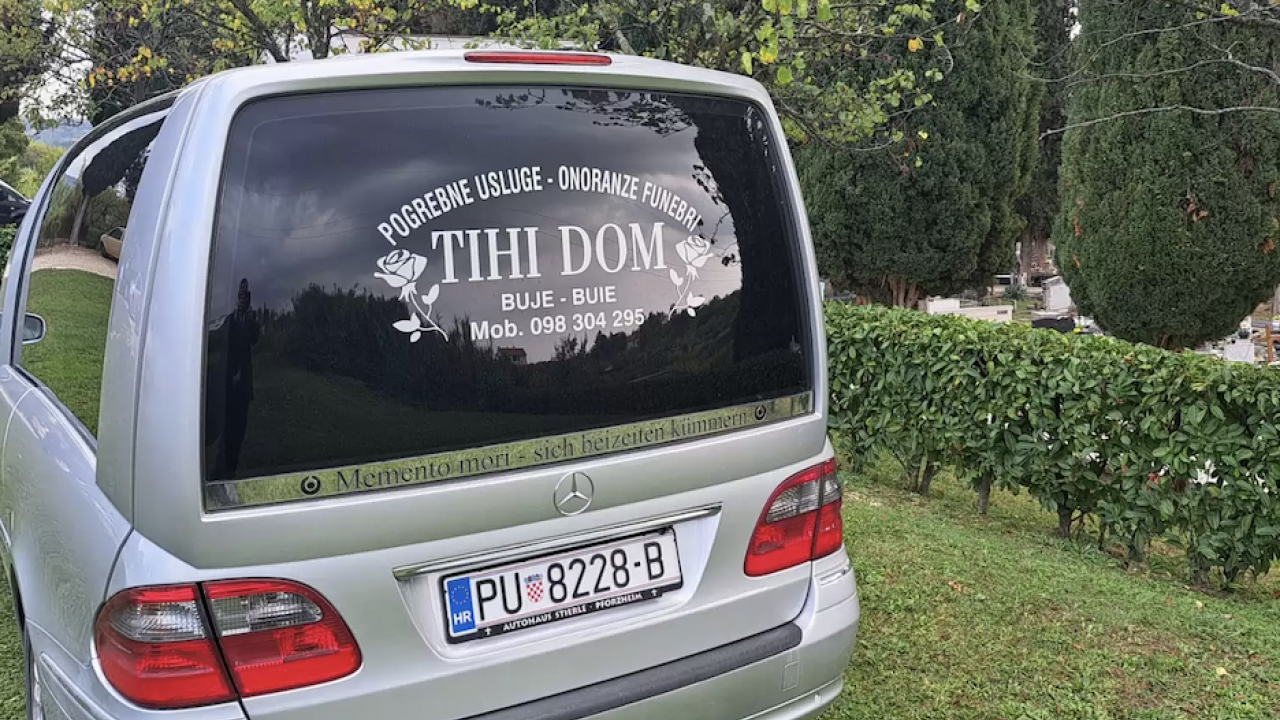 Tihi dom Buje zapošljava – otvoreno radno mjesto pogrebnika / djelatnika u pogrebnim uslugama