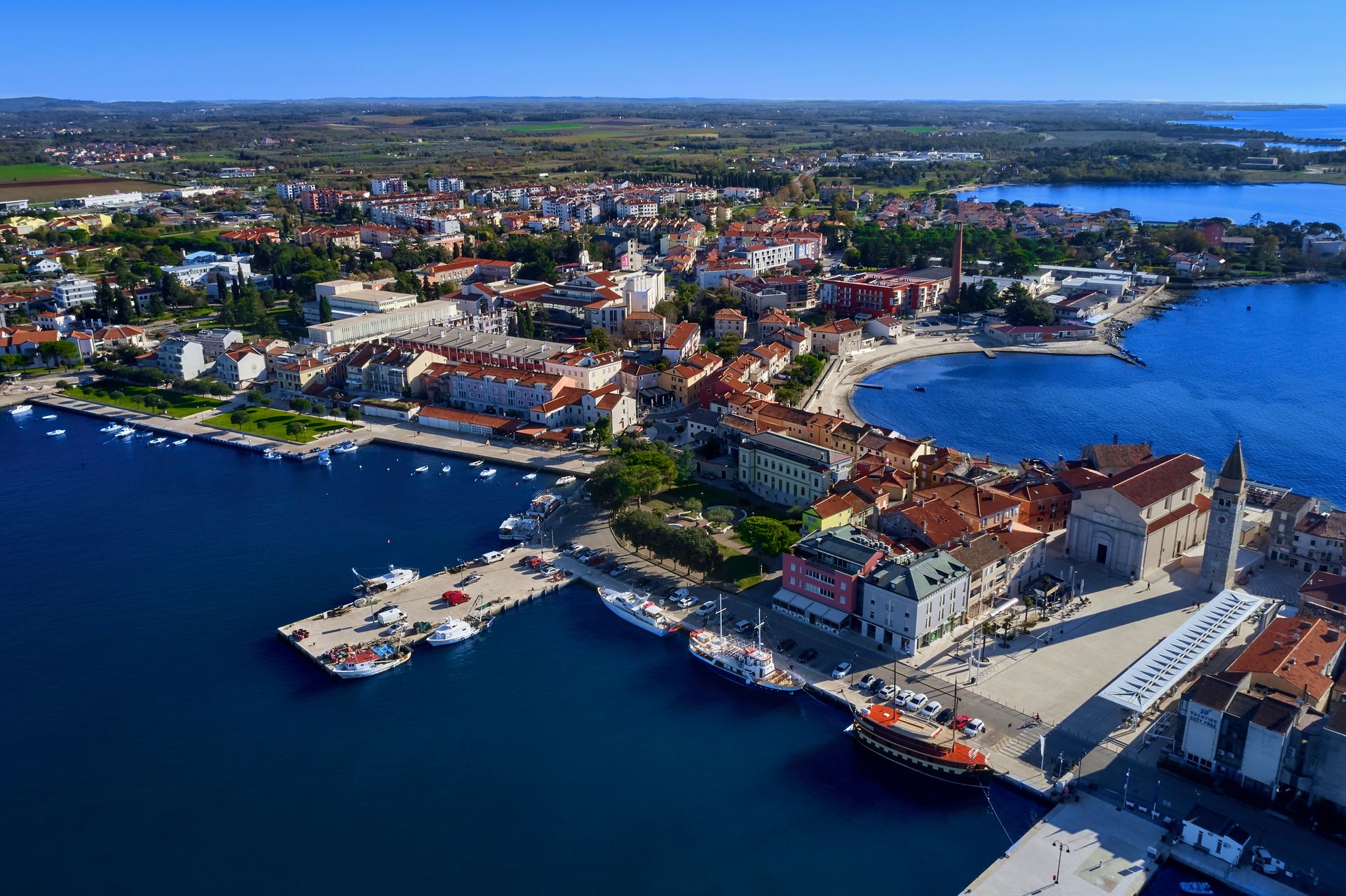 Grad Umag raspisao natječaj za davanje u zakup javnih površina za postavu pokretne naprave za obavljanje ugostiteljske djelatnosti