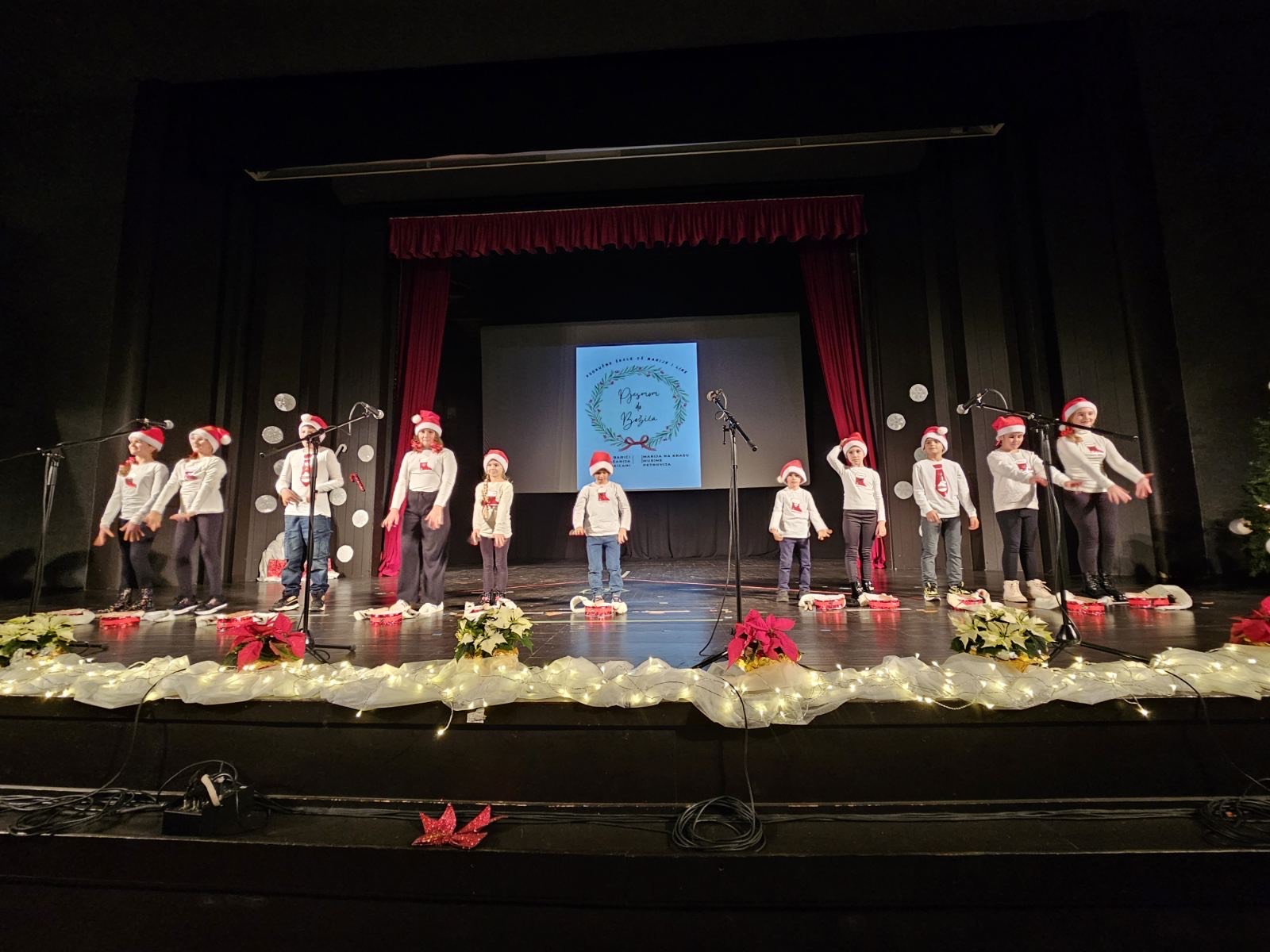 Učenici područnih škola po prvi put zajedno na božićnoj priredbi