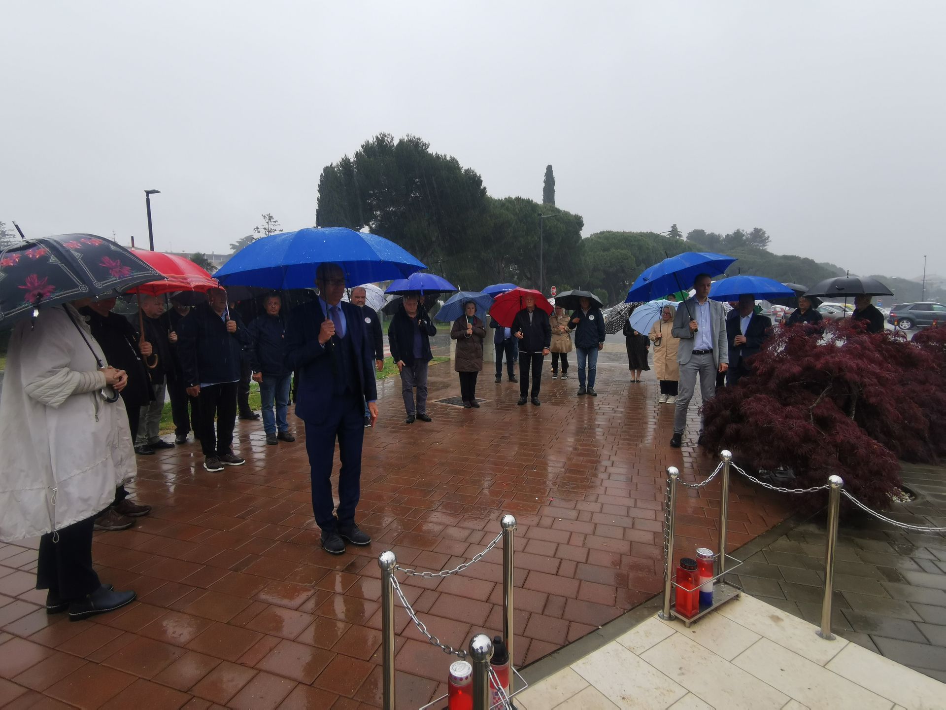 Umag obilježio Dan grada i 81. obljetnicu oslobođenja: Počast herojima uz vijence i zajedništvo građana