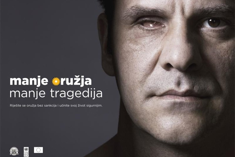 Dragovoljno predala streljivo