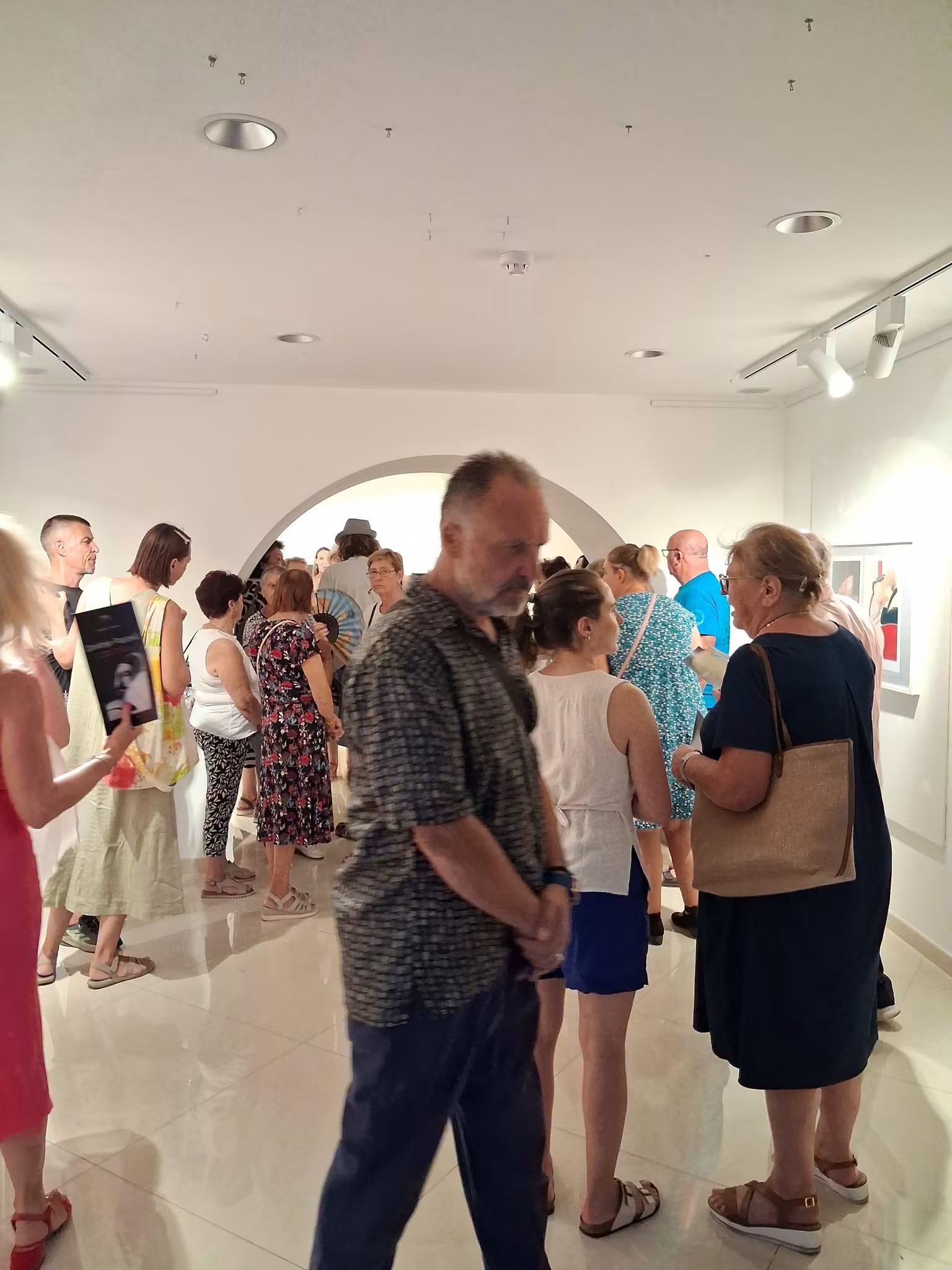     Velik interes za izložbu Dimitrija Popovića u MMC galeriji Grada Umaga