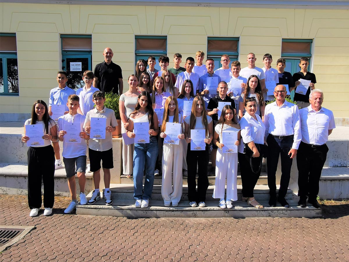 Uspješnim umaškim osnovnoškolcima gradonačelnik uručio priznanja