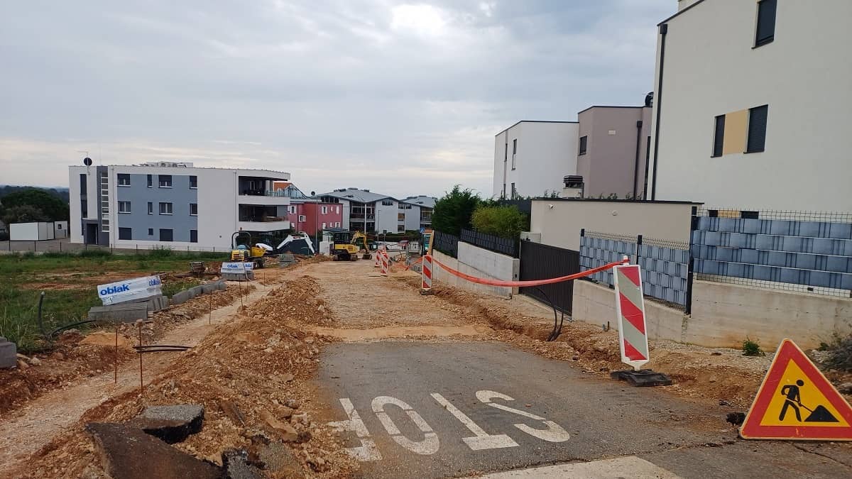 Radovi na komunalnoj infrastrukturi u ulici C. D`Ambrozija