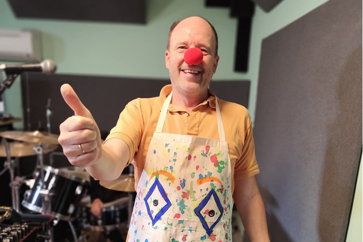 Nijemac koji je Umag izabrao za dom: već 25 godina glazbom i smijehom pomaže djeci i starijima