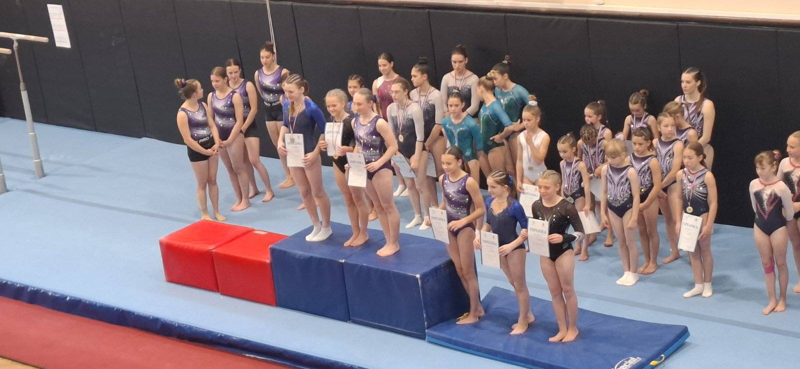 „Umaške lastavice“ zlatne u Karlovcu – ekipno prvo mjesto na 1. kolu gimnastičke lige