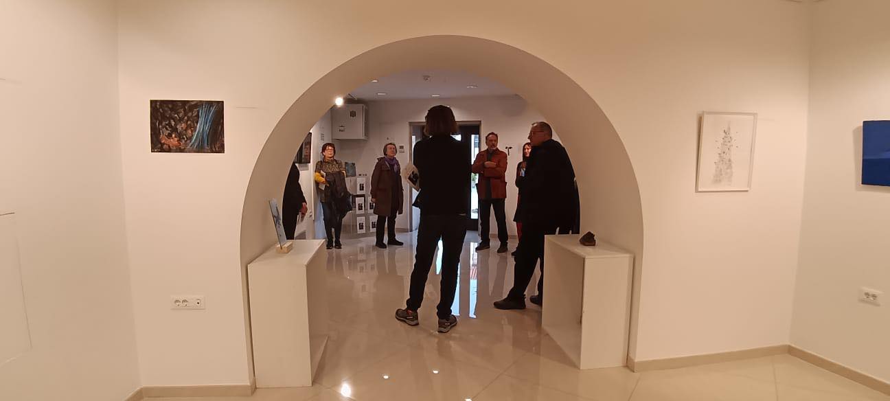 Otvorena izložba “Look Away” u MMC galeriji