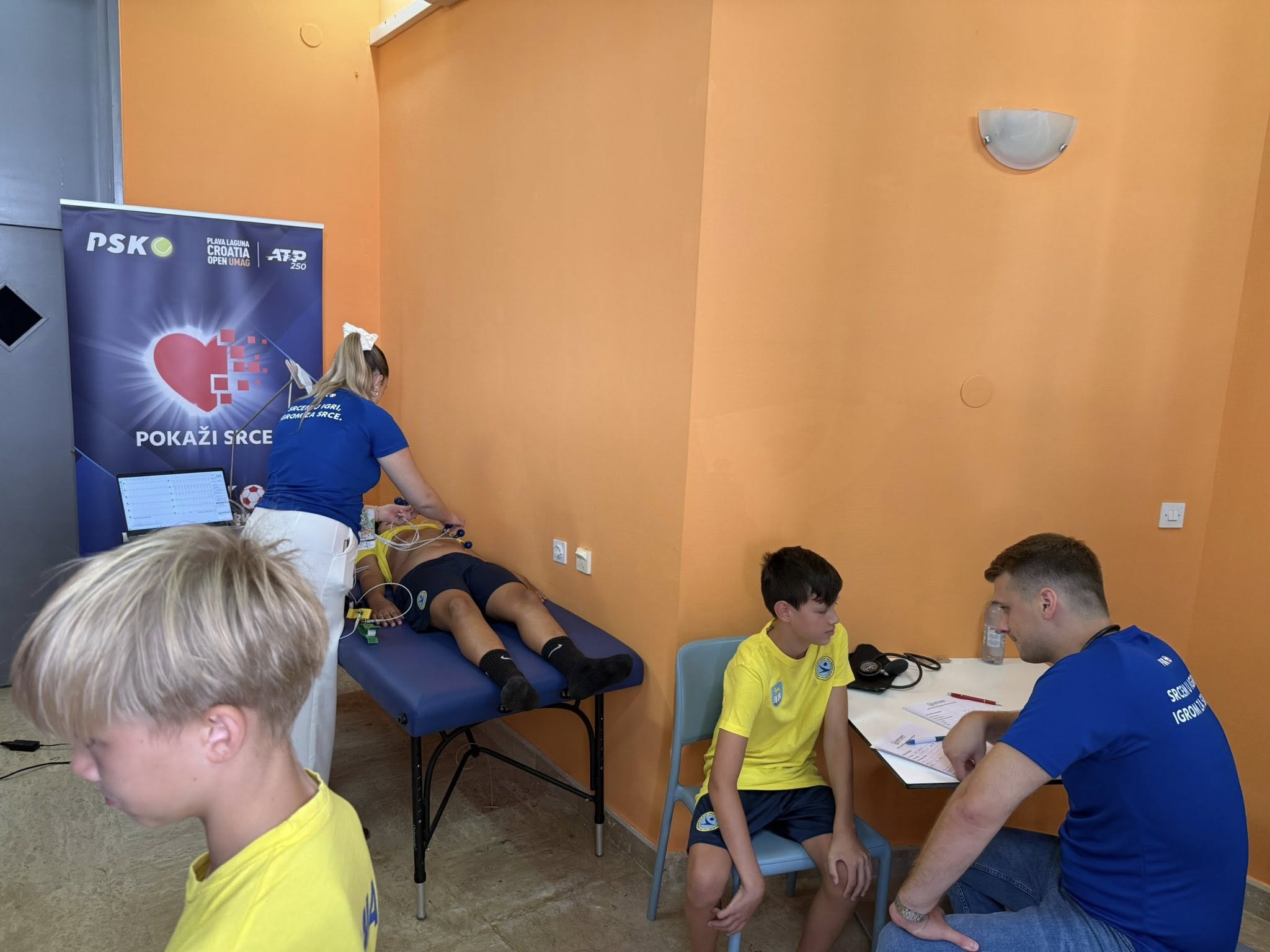 Umaški rukometaši U11 sudjelovali u projektu “Pokaži srce” na ATP turniru
