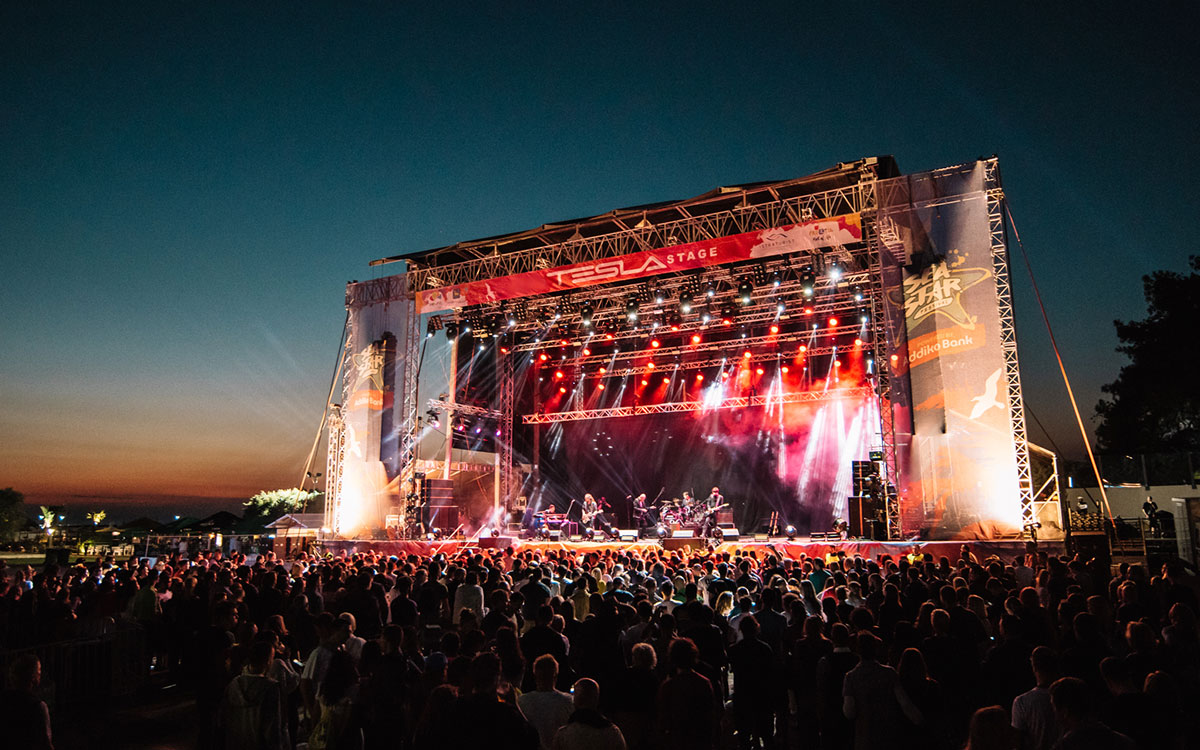 Uz legendu zapadne obale Xzibita, Sea Star Gang okuplja i najjaču regionalnu hip-hop postavu: stižu Grše, Hiljson, TBF, Prti Bee Gee i mnogi drugi