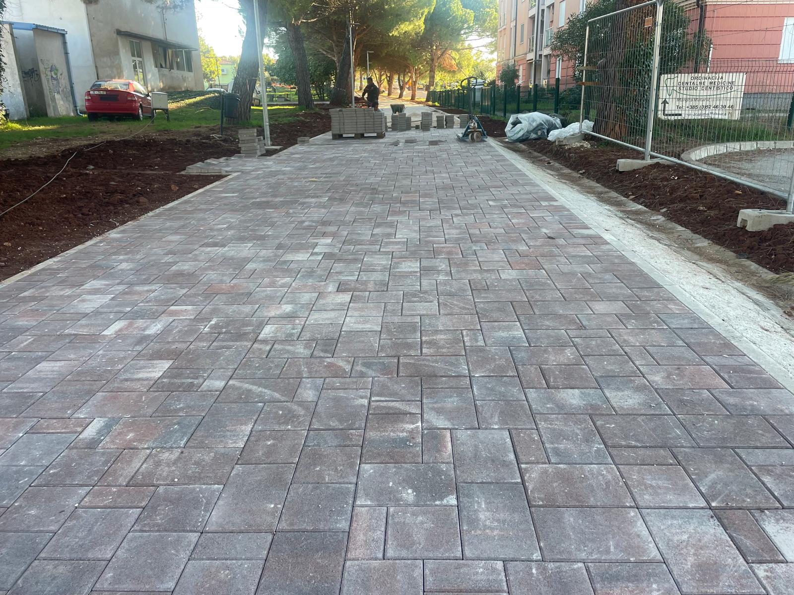 Uskoro će šetnica između škole i Doma zdravlja biti gotova