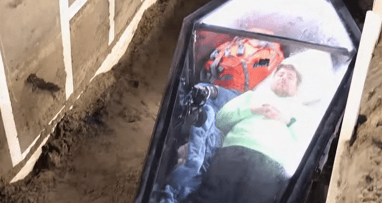 Read more about the article Živ zakopan: YouTuber proveo 50 sati zakopan ispod zemlje